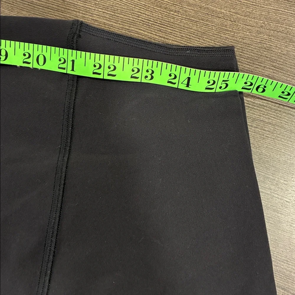 Lululemon Black Align 17” Crop Highrise Leggins - Picture 10 of 10
